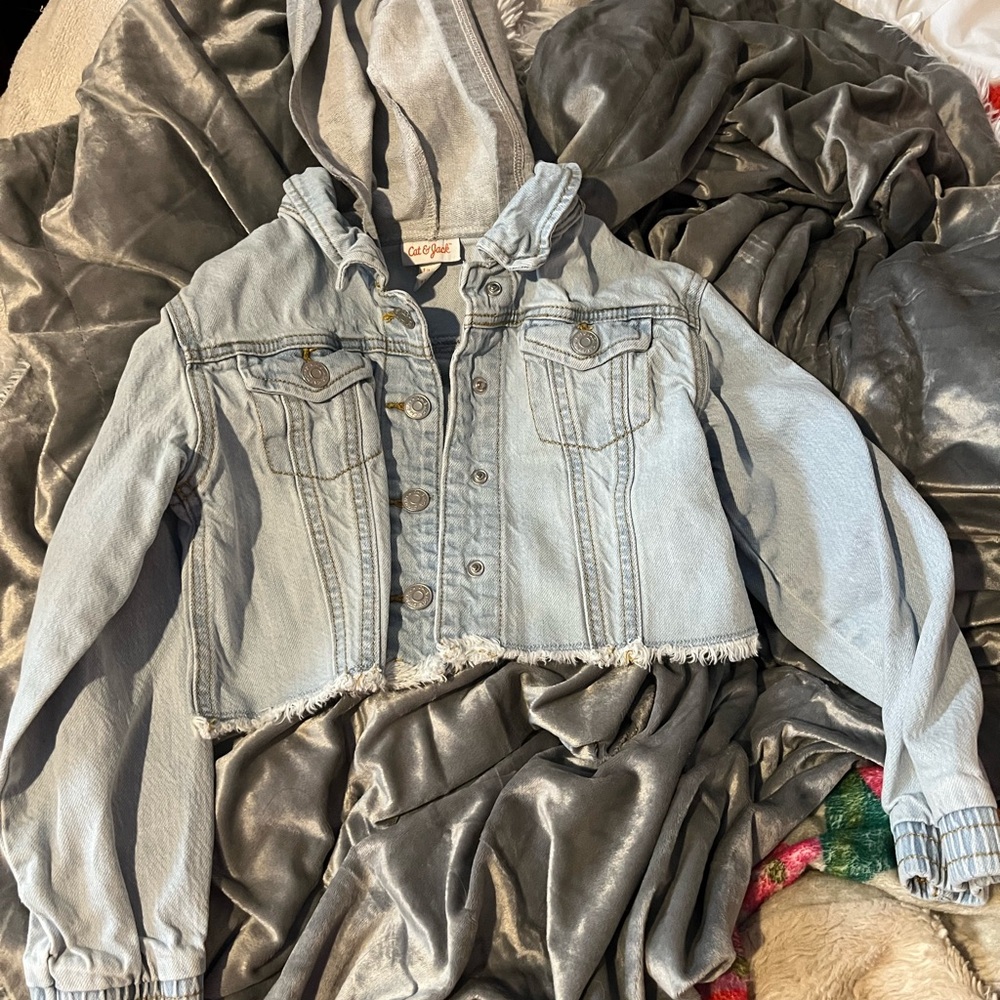 Cat & Jack Light Blue Hooded Denim Jacket size 6/7 - 20% off two or more items